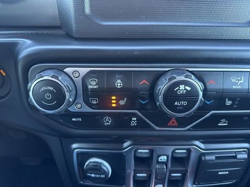 Used 2021 Jeep Wrangler Unlimited Sport AWD/4WD image 19
