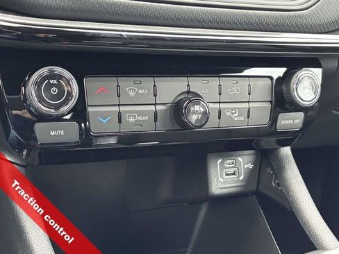 New 2026 Jeep Compass Latitude image 26