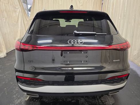 Used 2025 Audi Q5 Premium w/ Convenience Package image 9