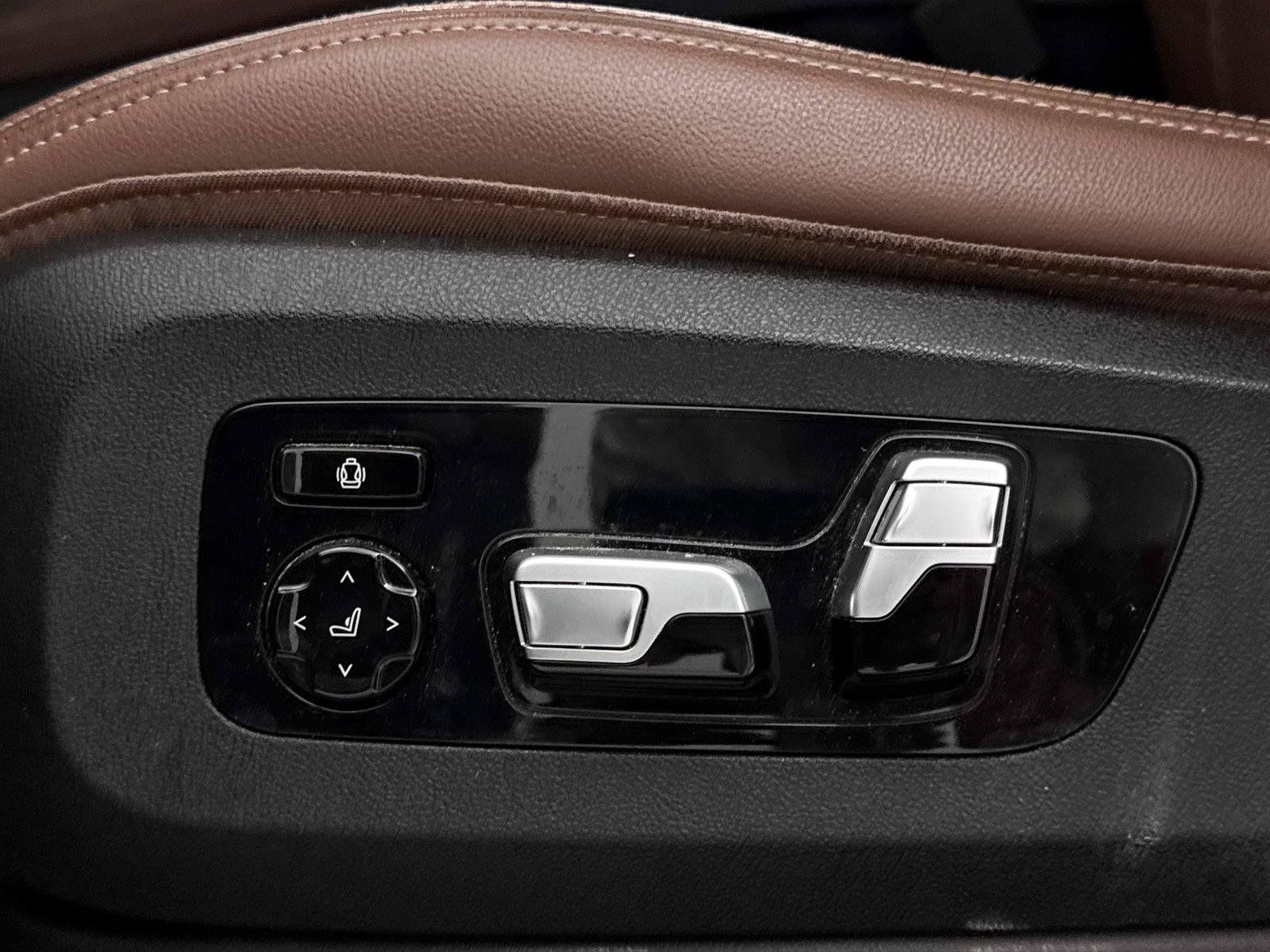 Used 2019 BMW X7 xDrive40i w/ Premium Package AWD/4WD image 30