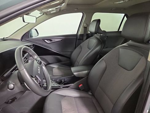 Certified 2023 Kia Niro EX Touring FWD image 12