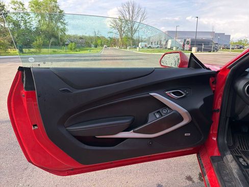 Used 2022 Chevrolet Camaro LT w/ Technology Package RWD image 13
