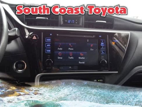 Used 2018 Toyota Corolla XSE image 28