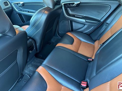 Used 2018 Volvo V60 T5 Cross Country AWD/4WD image 14