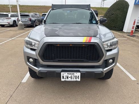 Used 2016 Toyota Tacoma TRD Off-Road image 10