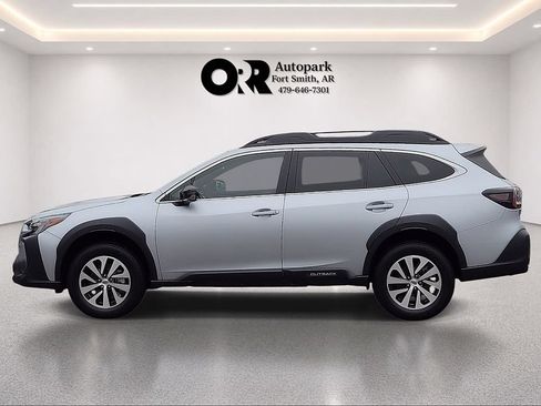 Used 2024 Subaru Outback Premium AWD/4WD image 3