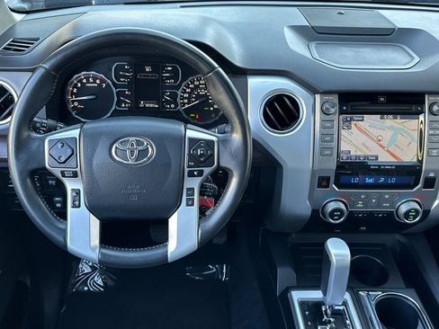 Used 2018 Toyota Tundra Limited w/ Limited Premium Package RWD image 29
