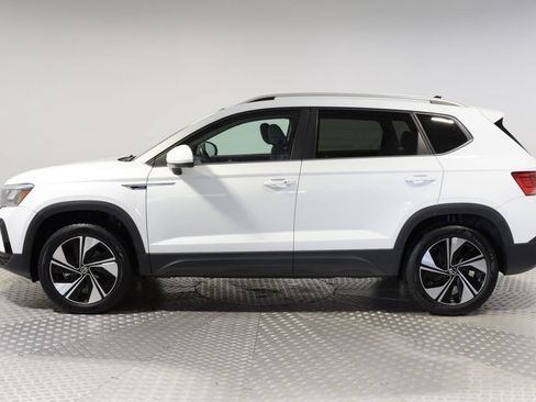 Used 2023 Volkswagen Taos SE AWD/4WD image 9
