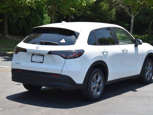 New 2026 Honda HR-V LX image 8