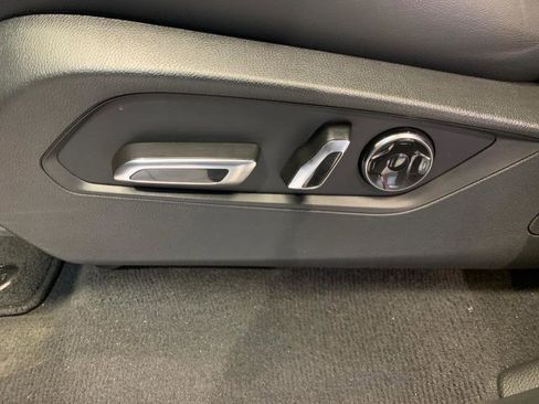 Used 2023 Acura MDX SH-AWD w/ Technology Package image 17