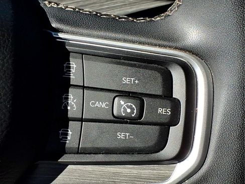 Used 2024 Jeep Wagoneer L Series III w/ Premium Group I AWD/4WD image 21
