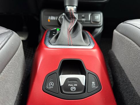 Used 2019 Jeep Renegade Trailhawk image 49