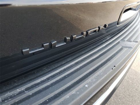 Used 2023 GMC Yukon Denali Ultimate image 34