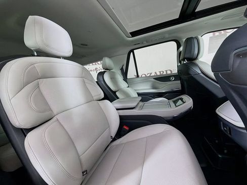 New 2026 Lincoln Navigator Reserve w/ Jet Appearance Package AWD/4WD image 31