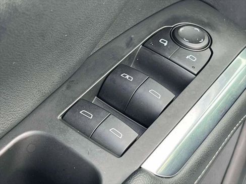 Used 2025 Chevrolet Traverse LT w/ Driver Confidence Package image 18