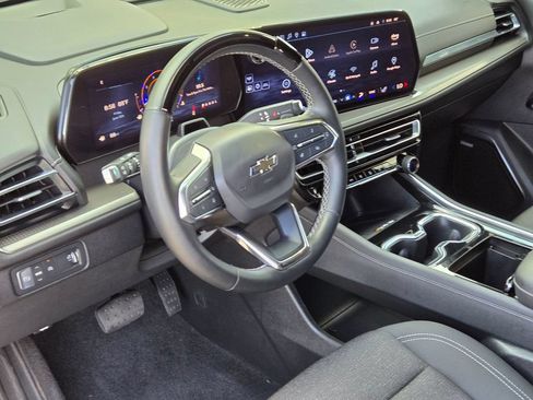 Used 2024 Chevrolet Traverse LT w/ Enhanced Driving Package FWD image 10