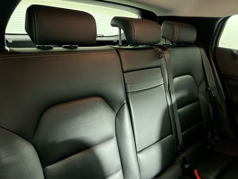 Used 2018 INFINITI QX30 Premium w/ Navigation Package image 29