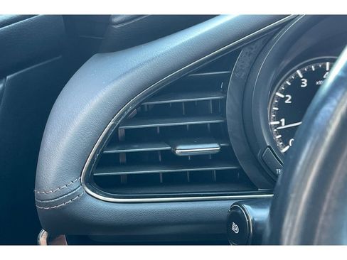 Used 2020 MAZDA MAZDA3 Hatchback w/ Preferred Package image 28