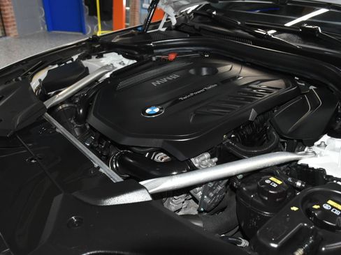 Used 2019 BMW 540i xDrive w/ M Sport Package AWD/4WD image 31