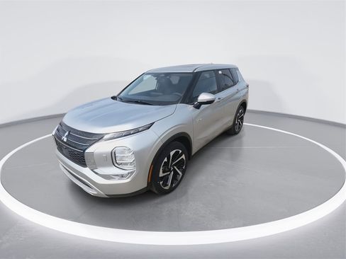 New 2025 Mitsubishi Outlander SE image 4