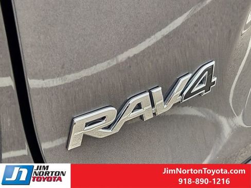 Used 2024 Toyota RAV4 XLE FWD image 12