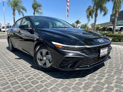 Certified 2025 Hyundai Elantra SE