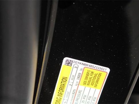 New 2025 Cadillac XT5 Luxury image 16