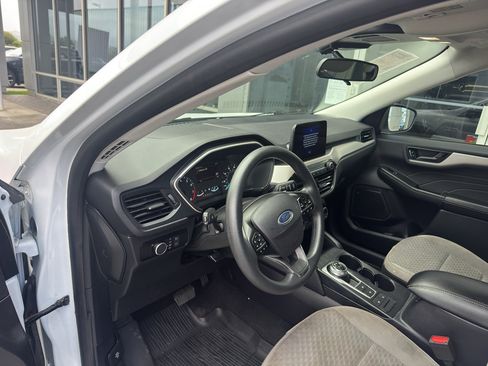 Used 2022 Ford Escape SE FWD image 3