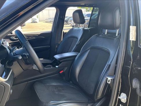 Used 2022 Jeep Grand Cherokee Altitude image 18