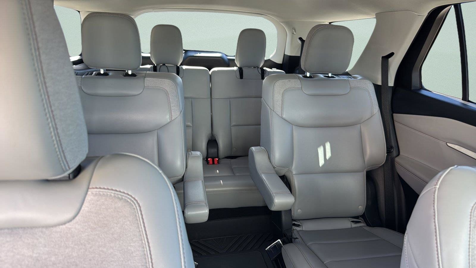 Used 2026 Ford Explorer Active w/ Active Comfort Package RWD image 27
