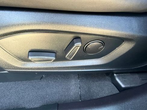 Used 2022 Ford Explorer XLT w/ Equipment Group 202A image 20