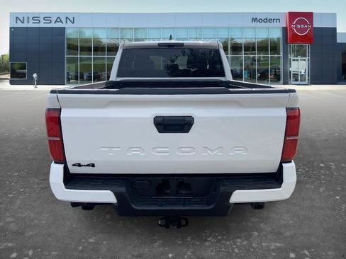 Used 2025 Toyota Tacoma TRD Sport AWD/4WD image 6