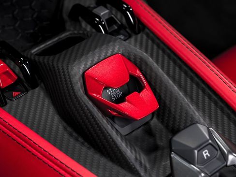 Used 2025 Lamborghini Revuelto image 29