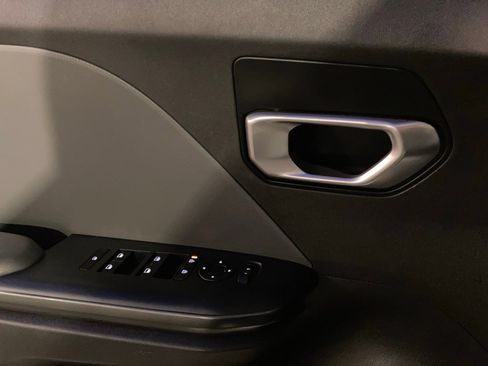 Used 2025 Kia K4 LXS image 12