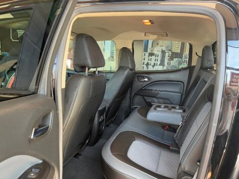 Used 2022 Chevrolet Colorado Z71 w/ Safety Package image 22