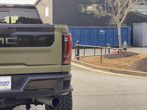 Used 2025 GMC Sierra 2500 AT4X image 23