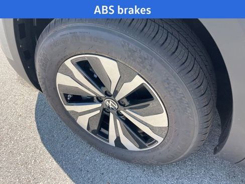 New 2026 Volkswagen Atlas Cross Sport SE image 5