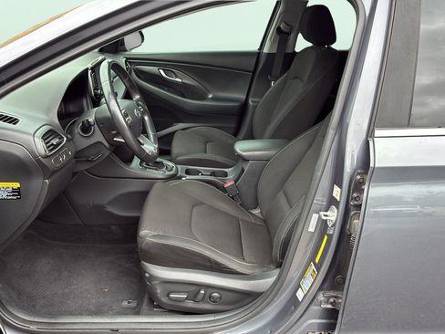 Used 2018 Hyundai Elantra GT w/ Style Package 02 FWD image 12