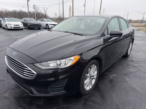 Used 2020 Ford Fusion SE image 3