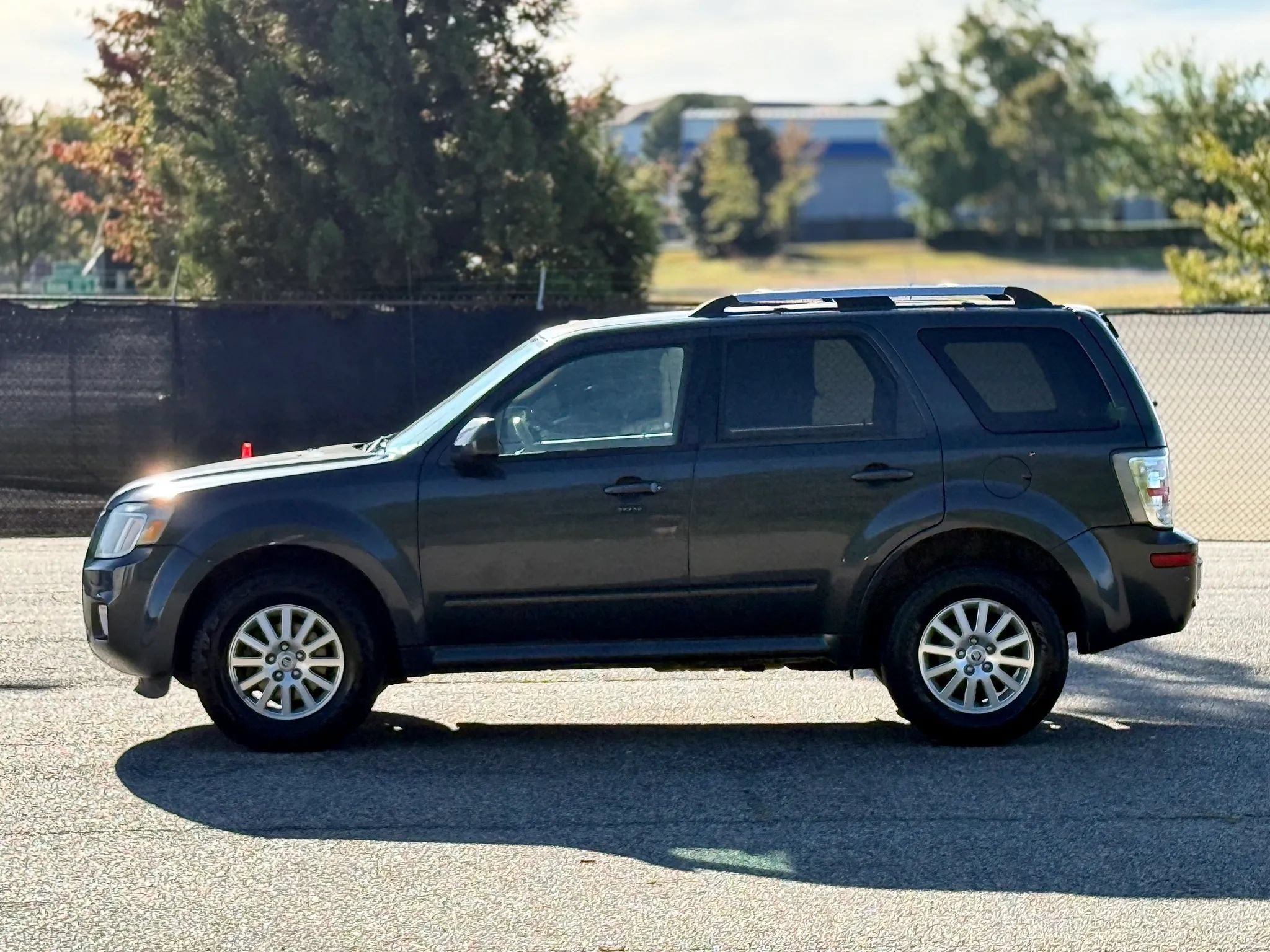 Used 2010 Mercury Mariner Premier FWD image 8