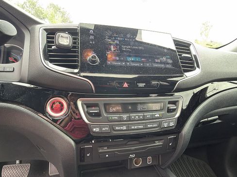 Used 2021 Honda Pilot Touring image 33