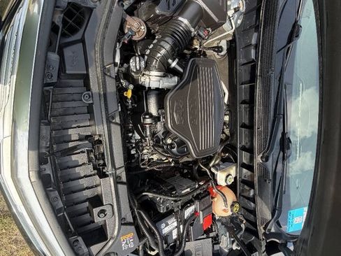 Used 2019 Cadillac XT5 Luxury w/ LPO, Radiant Package FWD image 9