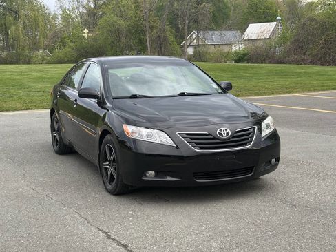 Used 2007 Toyota Camry XLE FWD image 1