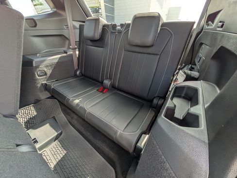 Certified 2023 Volkswagen Tiguan SE R-Line FWD image 13