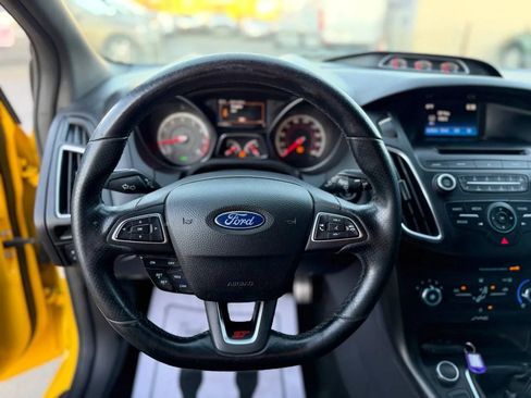 Used 2017 Ford Focus ST image 46