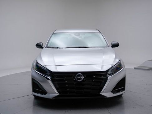 Used 2024 Nissan Altima 2.5 SV image 18