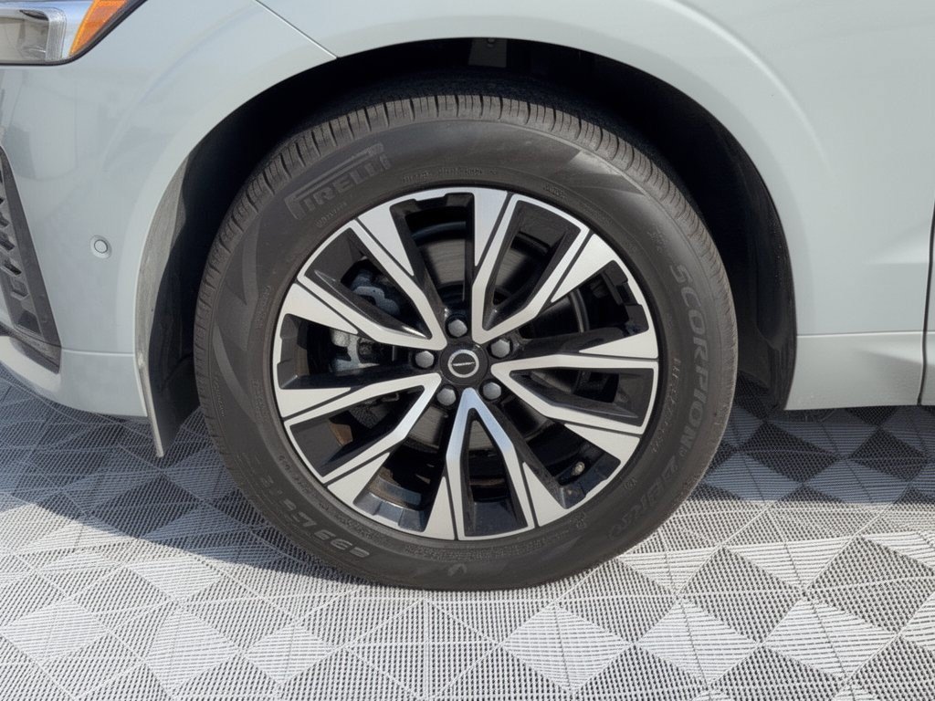 Certified 2024 Volvo XC60 B5 Plus AWD/4WD image 13