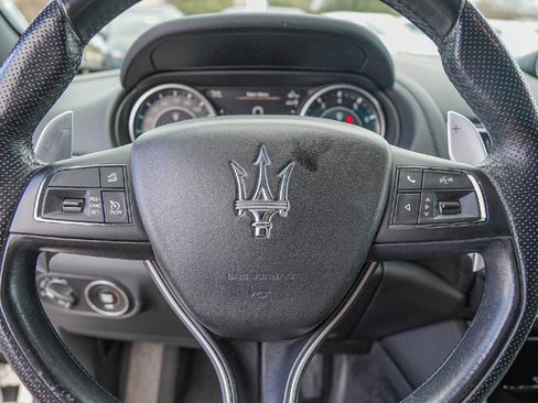 Used 2021 Maserati Levante S image 12