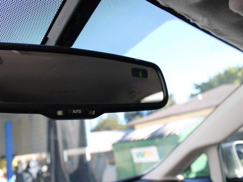 Used 2013 Toyota Venza XLE image 28