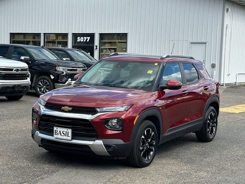 Used 2022 Chevrolet TrailBlazer LT w/ Convenience Package FWD image 8